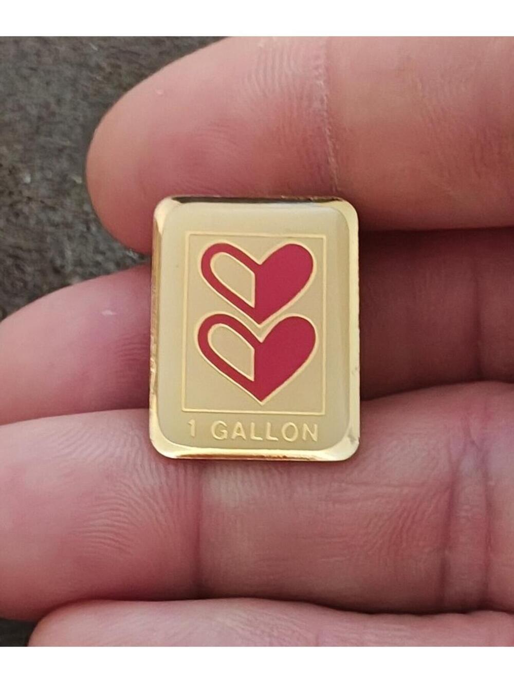 1980s Gold Tone 1-Gallon Blood Donor Milestone Enamel Pin